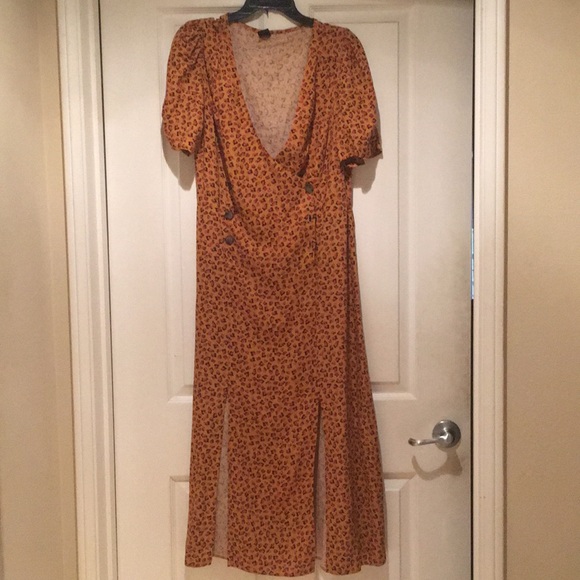 Urban Outfitters Dresses & Skirts - Urban outfitters midi dress